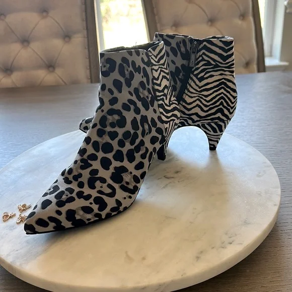 Kenneth Cole Reaction Mix Animal Print Kick Bit Booties - Picture 1 of 10